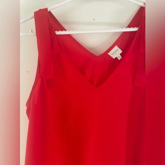 Red Flowy Tank/Blouse - Picture 5 of 6